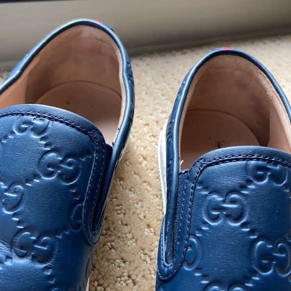Gucci GG embossed slip on sneakers - Picture 2 of 14